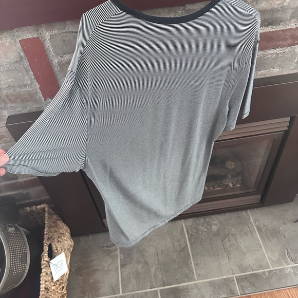 Lululemon Men’s Large T shirt - Picture 3 of 4